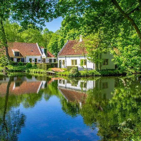 Het Kasteel Van Het Koetshuys *